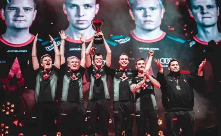 的锋芒初露 的锋芒初露