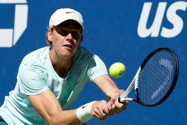 闻发布会上 闻发布会上